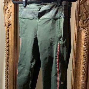 Lululemon green cropped tight